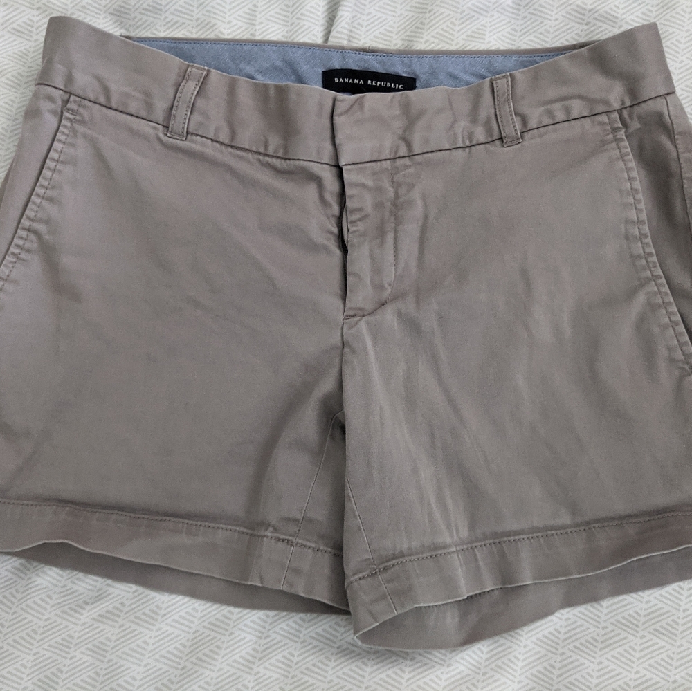 *3/$25 Shorts* Banana Republic Chino Shorts Gray